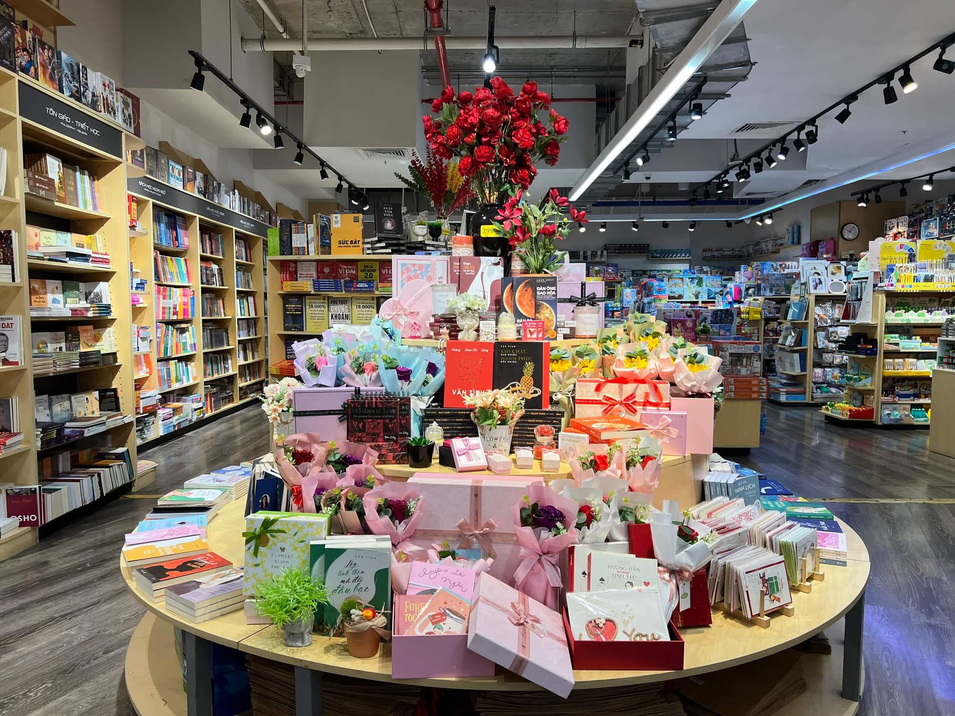 Phuong Nam Bookstore