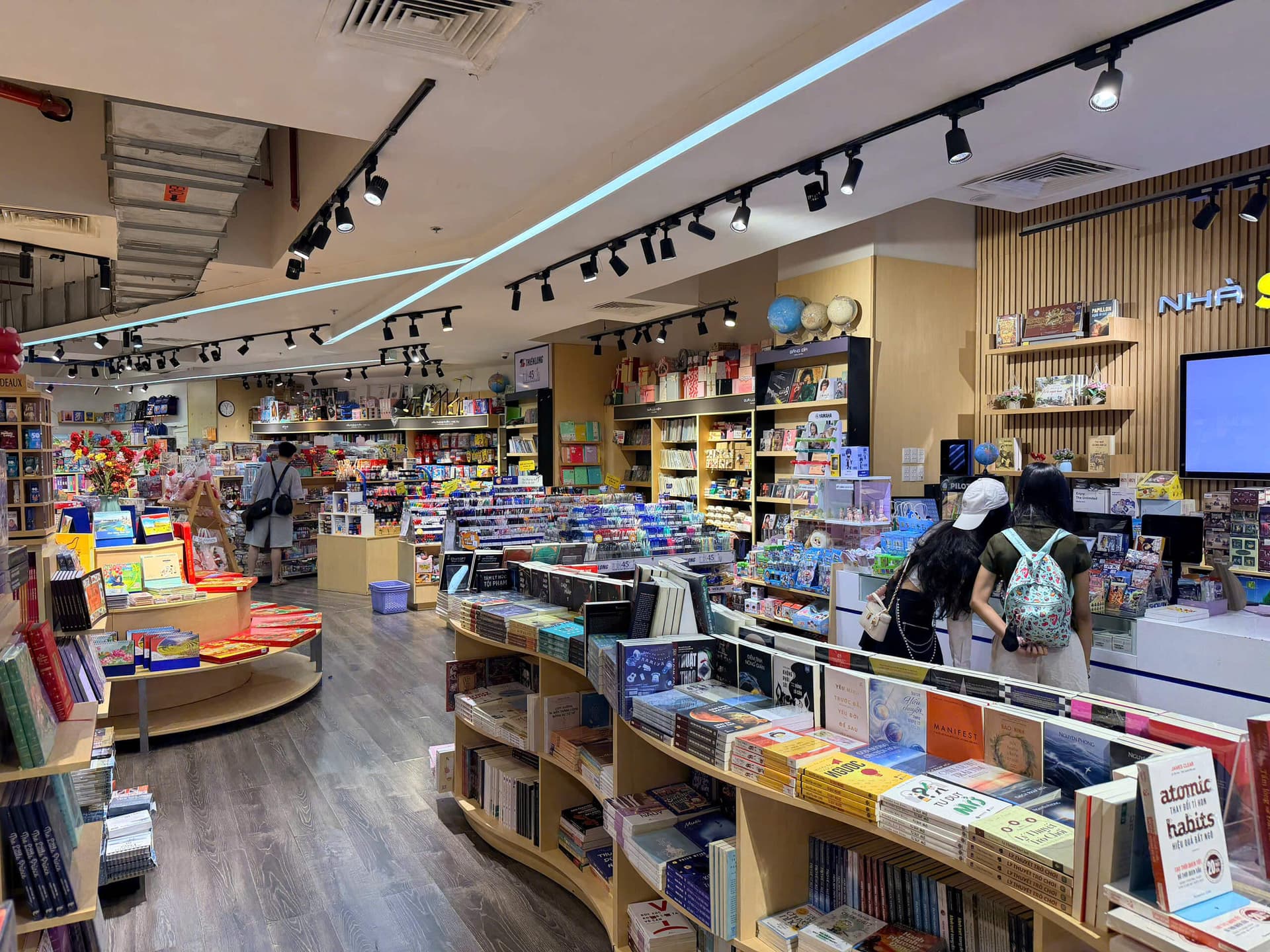 Phuong Nam Bookstore